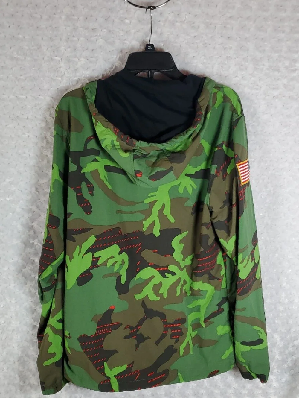 Nike Green Camo Hooded Windbreaker with Red Accents Size L